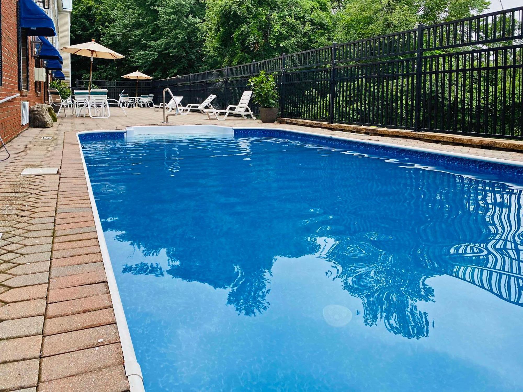 Comfort Inn&suites Sturbridge-brimfield 3* Sturbridge