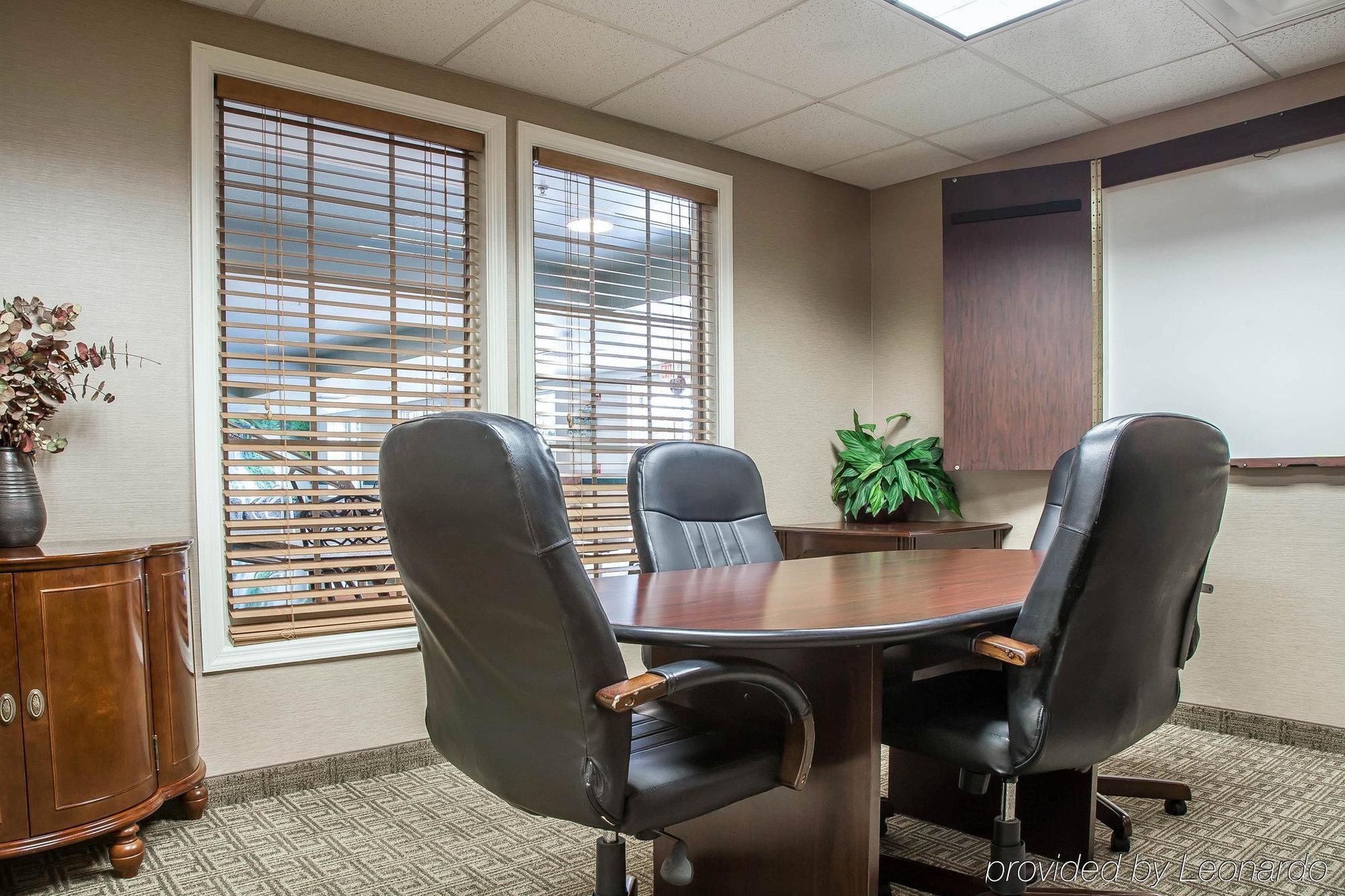 Comfort Inn&suites Sturbridge-brimfield 3* Sturbridge