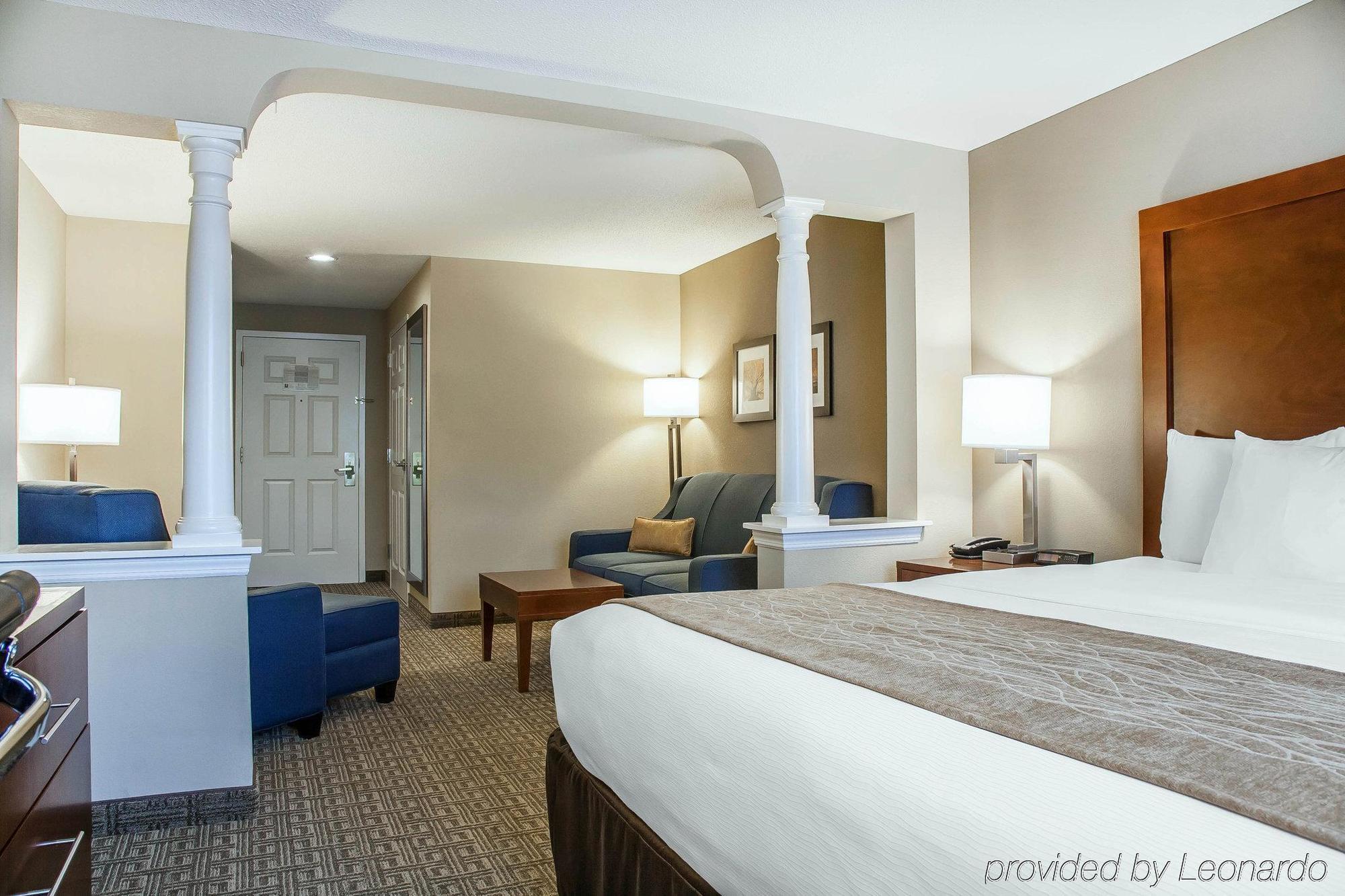 Comfort & Sturbridge-brimfield Hotel