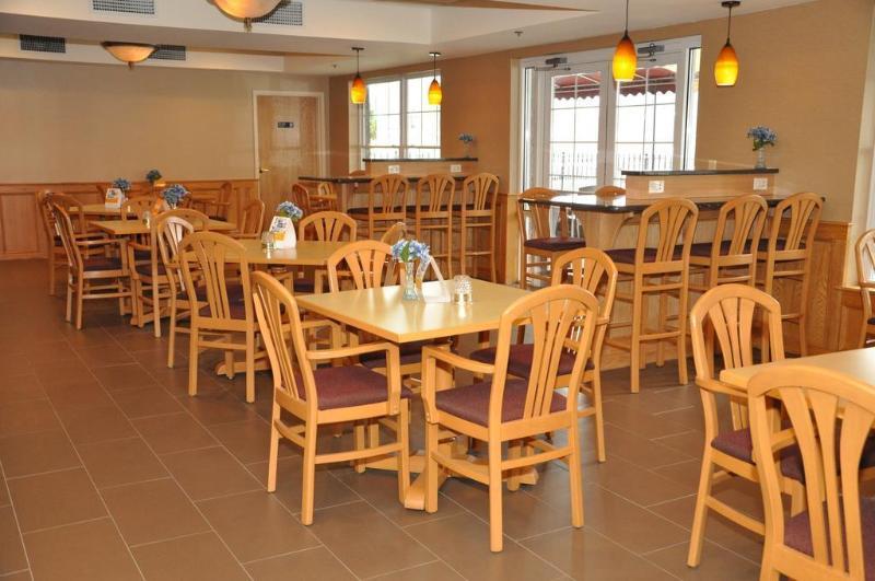 Hotel Comfort Inn&suites Sturbridge-brimfield 3*