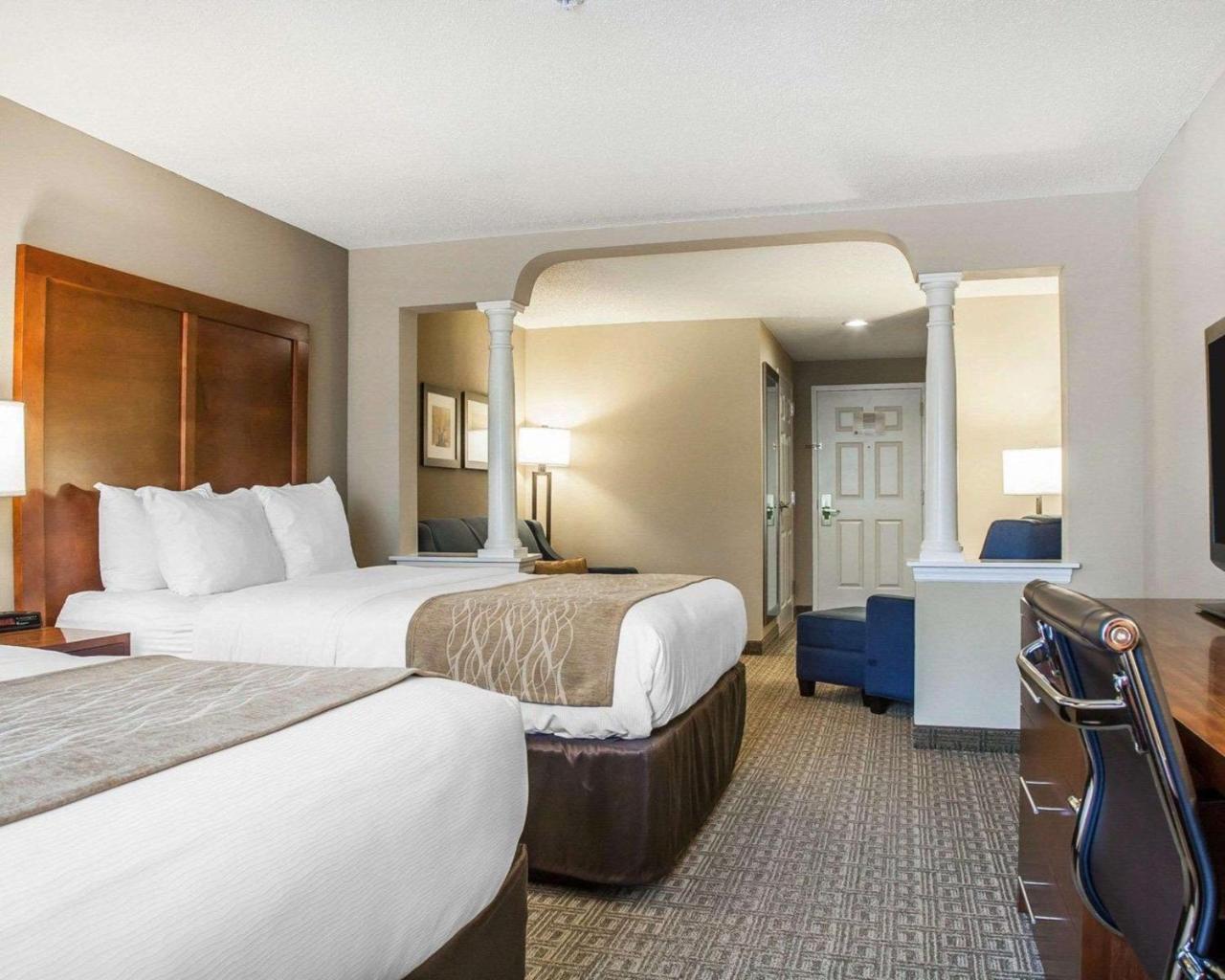 Comfort Inn&suites Sturbridge-brimfield Hotel 3*