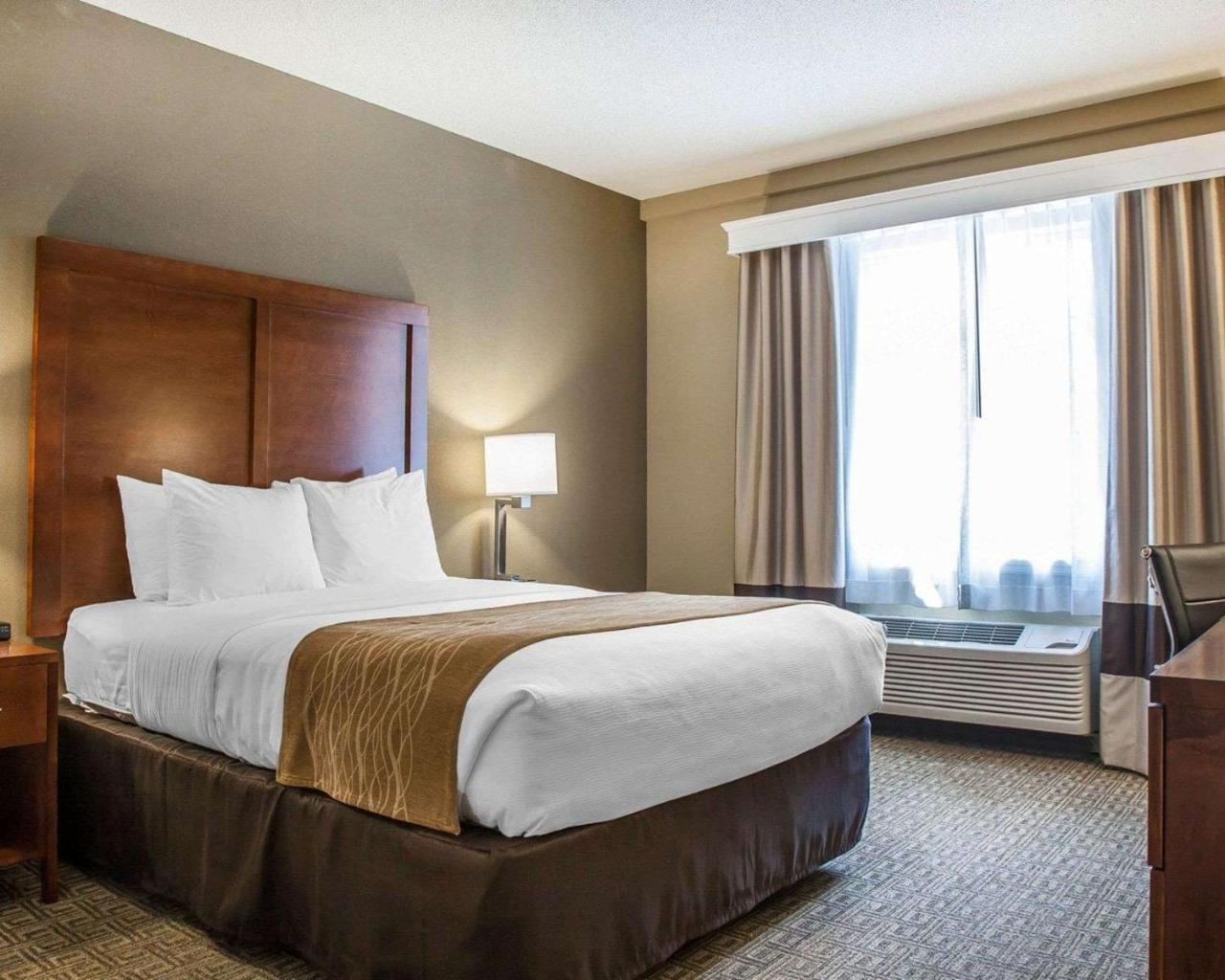 Comfort Inn&suites Sturbridge-brimfield 3*