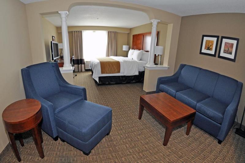 Comfort & Sturbridge-brimfield Hotel 3*