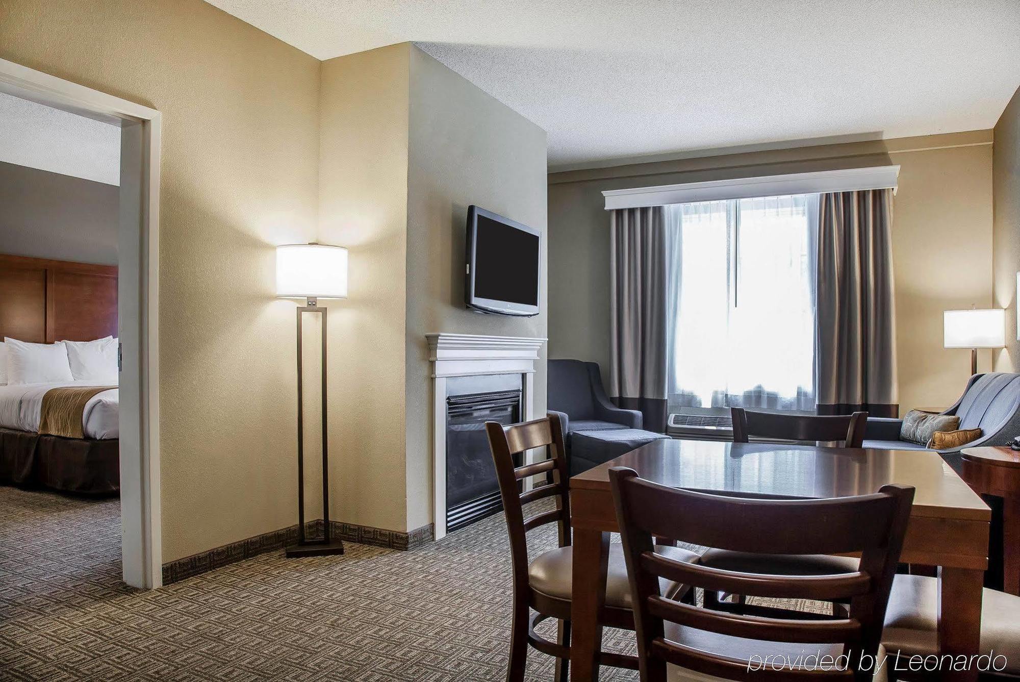 Comfort & Sturbridge-brimfield Hotel