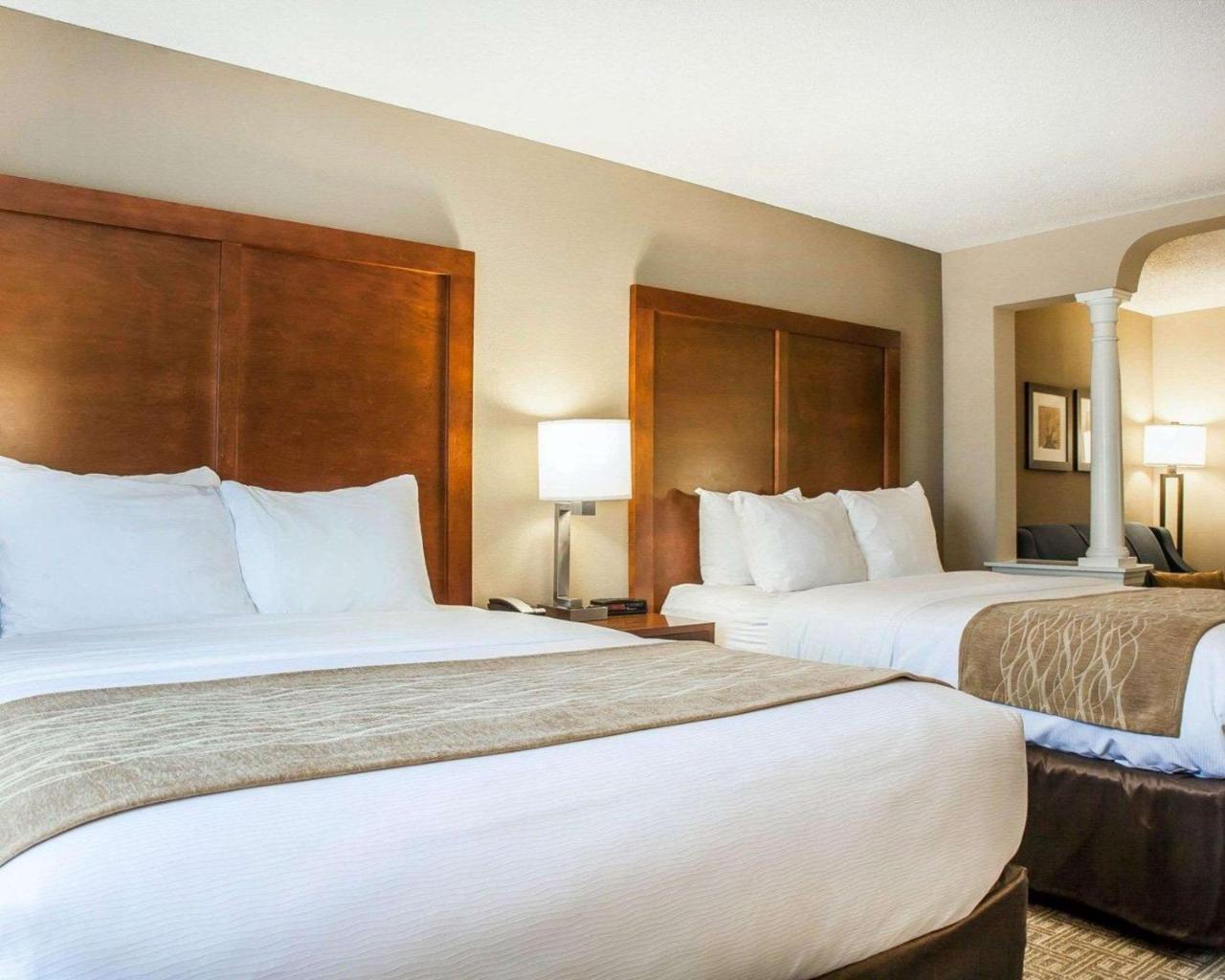 Comfort & Sturbridge-brimfield Hotel 3*